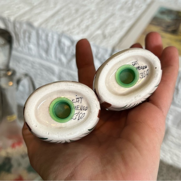 Tonala Hand Painted Floral Pottery Salt and Pepper Shakers Mexico - Picture 5 of 6